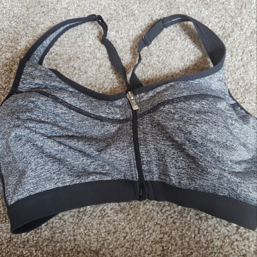 Victoria's Secret Incredible Sports Bra 36B